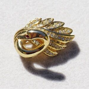 Vintage Grosse Germany Swan Rhinestone Gold Tone 3D Brooch 1 & 1/4” X 7/8”
